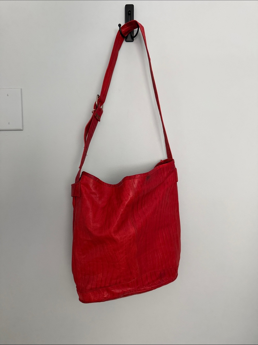 Vintage Cherry-Red Leather Shoulder Bag